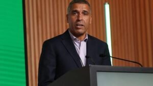 1998 contre 2026 : Naybet, le passé comme boussole