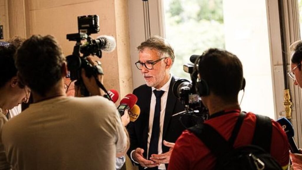 Le Pen candidate, Faure battu : la gauche déboussolée