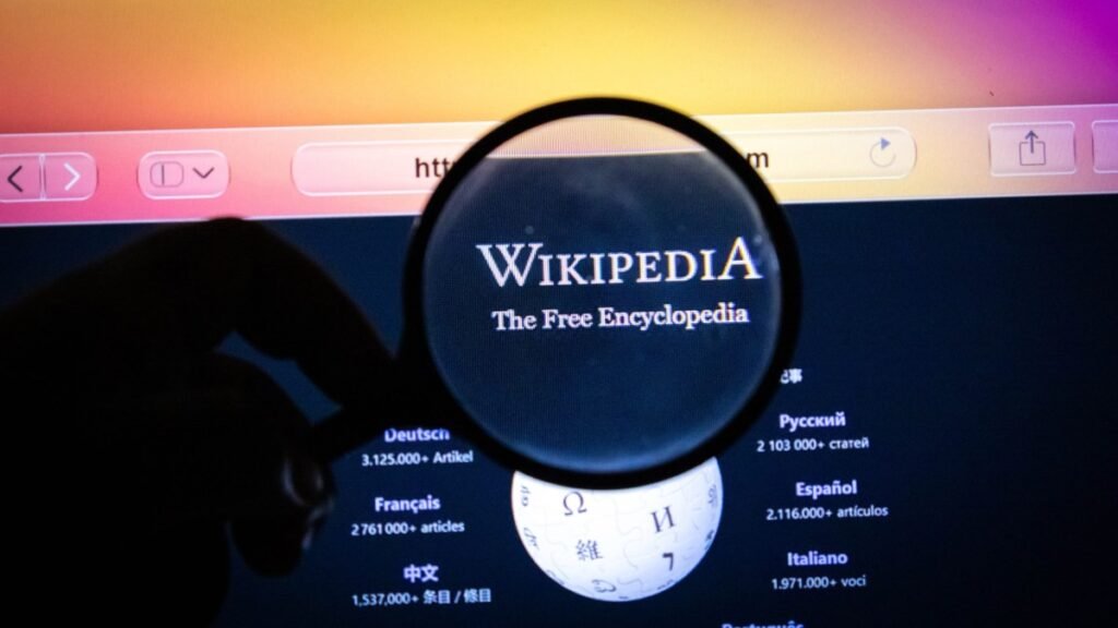 Wikipédia face à l’IA : survie ou disparition ?