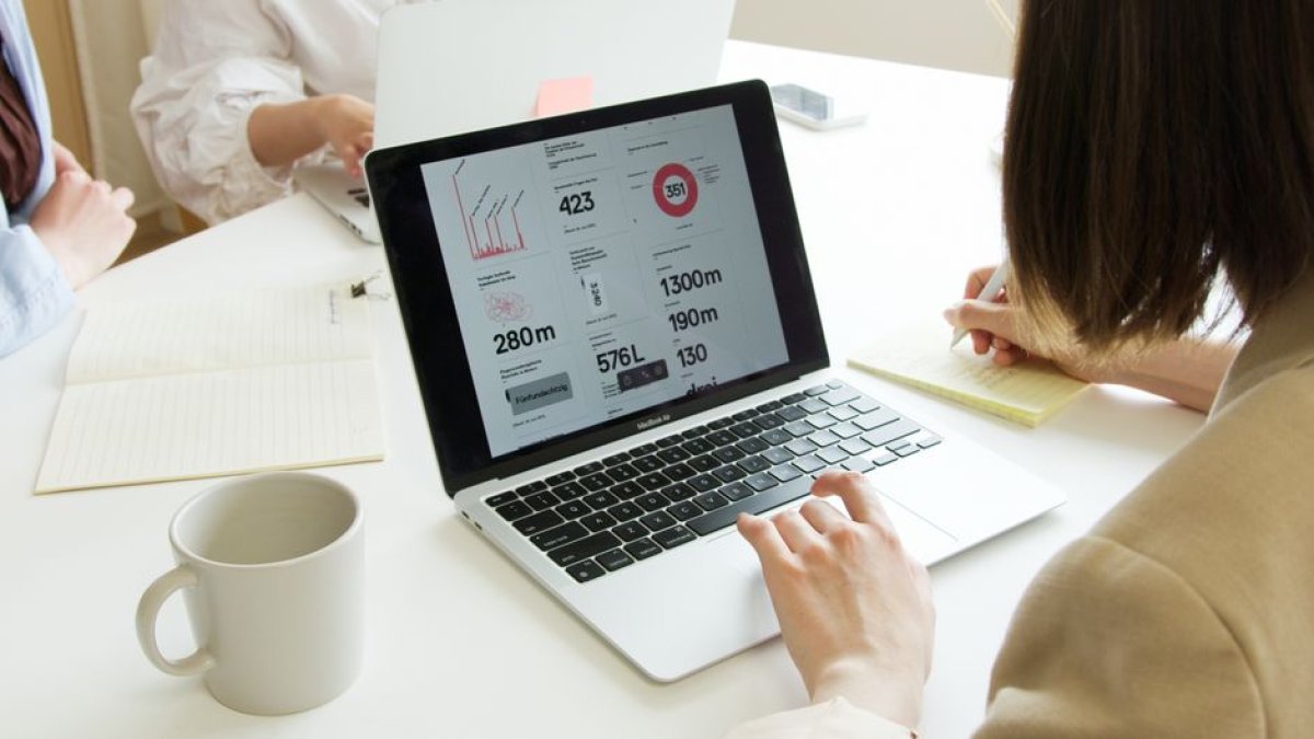 sports betting website analytics laptop