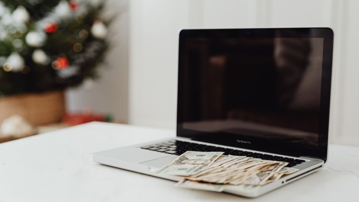 artificial intelligence laptop money earning