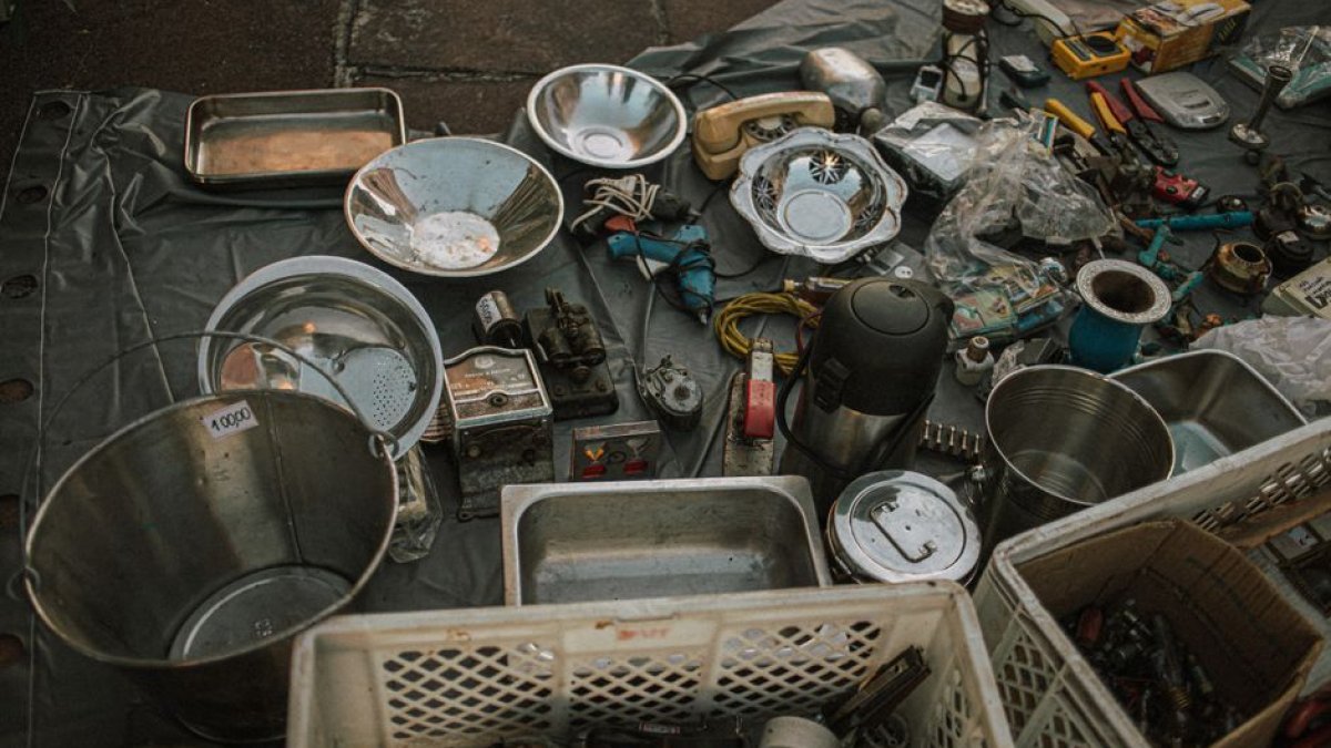 secondhand items reselling marketplace