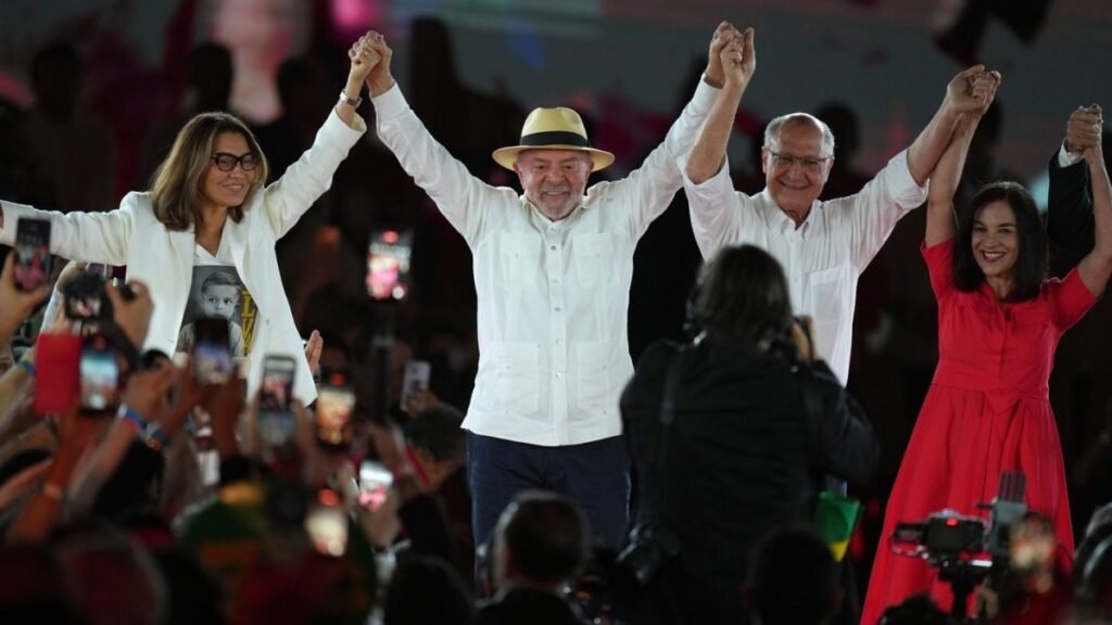 Lula, 80 ans, candidat pour un quatrième mandat présidentiel au Brésil