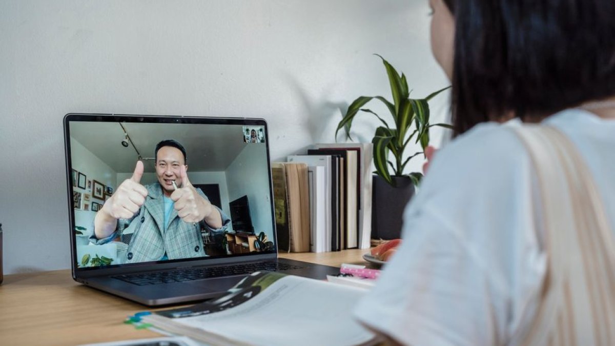 financial coach online session laptop