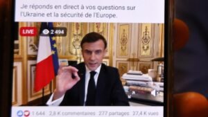 Réseaux sociaux interdits aux moins de 15 ans