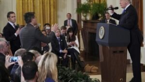 Fox News et CNN : les médias boycottent Trump ensemble