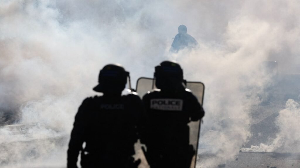 Lens : un lycéen de 15 ans perd une main, grenade