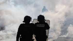 Lens : un lycéen de 15 ans perd une main, grenade