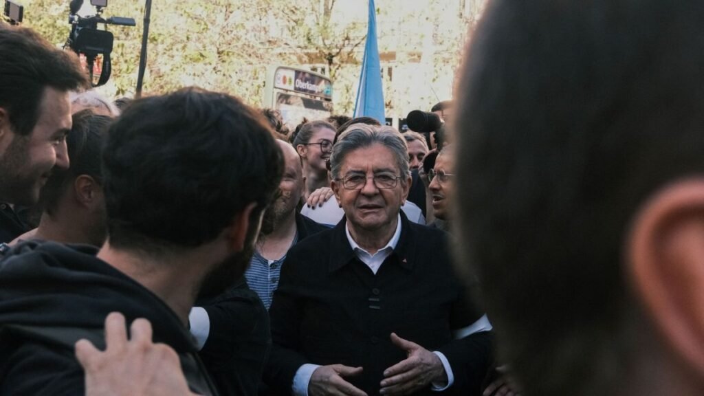 Mélenchon à Clermont-Ferrand mise tout sur la jeunesse