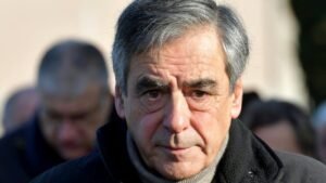 Fillon soutient Retailleau pour 2027, mais les sondages résistent