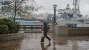 Tempête Austen paralyse l’ouest de la France ce vendredi